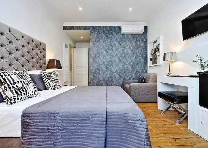 Vatican Chic Bed & Breakfast